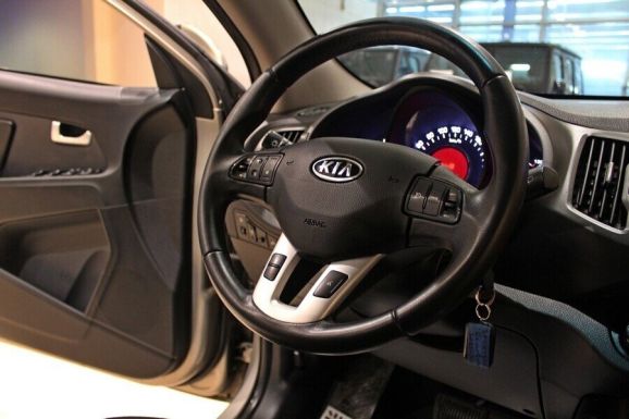 Kia Sportage, 2.0 л, АТ, 2012 фото 9