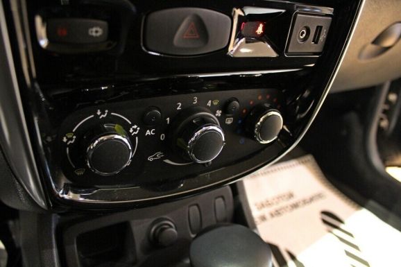 Nissan Terrano, 2.0 л, АТ, 2014 фото 9