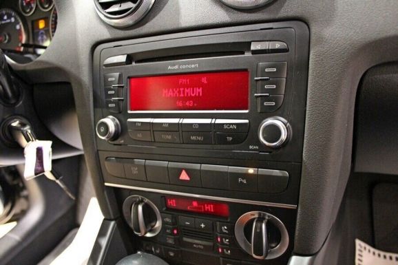 Audi A3, 1.8 л, Робот, 2011 фото 9