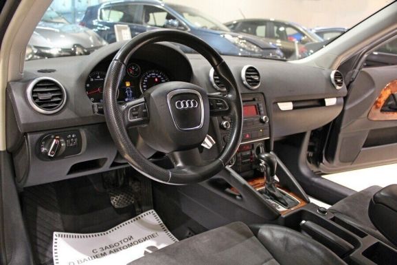 Audi A3, 1.8 л, Робот, 2011 фото 2