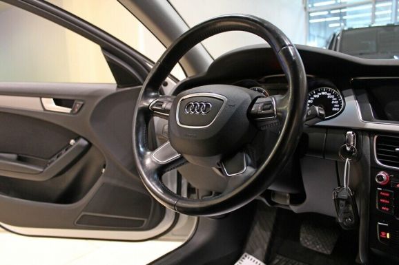 Audi A4, 1.8 л, Вариатор, 2015 фото 2