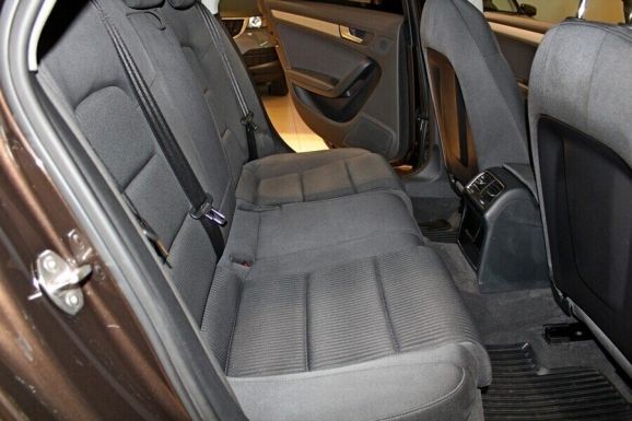 Audi A4, 1.8 л, Вариатор, 2011 фото 9