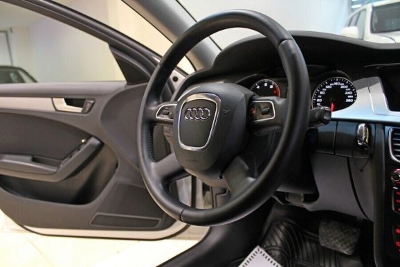 Audi A4, 1.8 л, Вариатор, 2010 фото 11
