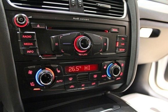 Audi A4, 1.8 л, Вариатор, 2010 фото 1