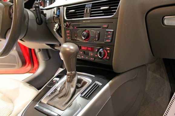 Audi A4, 1.8 л, Вариатор, 2009 фото 9