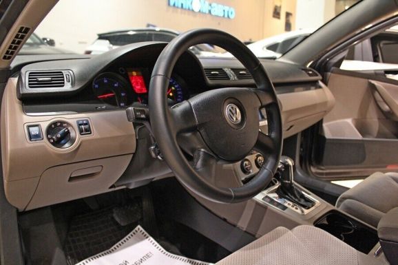 Volkswagen Passat, 2.0 л, Робот, 2008 фото 2