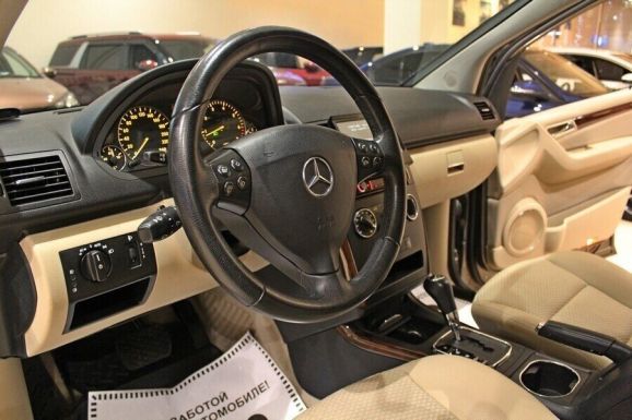 Mercedes-Benz A-Класс, 1.7 л, Вариатор, 2012 фото 2