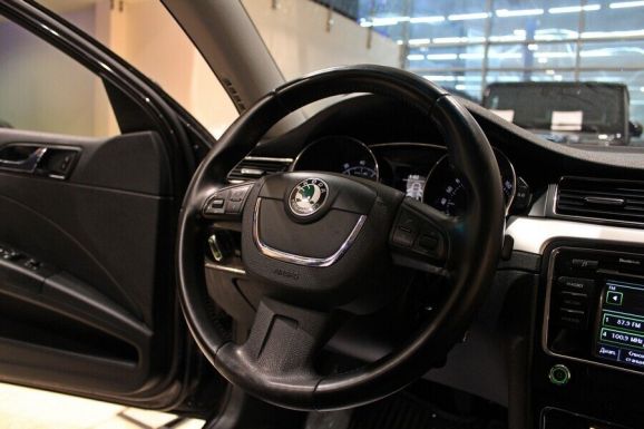 Skoda Superb, 1.8 л, АТ, 2012 фото 2