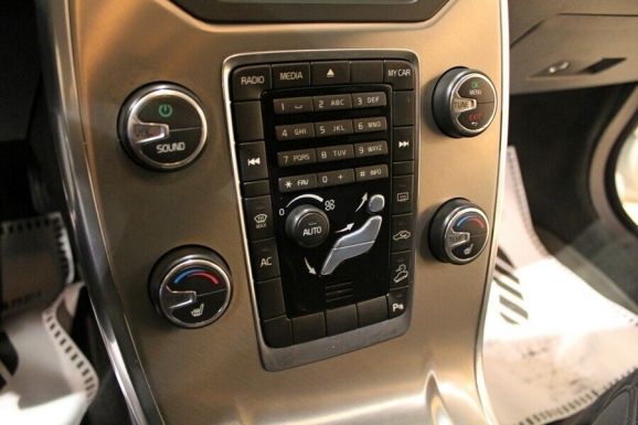 Volvo XC70, 2.4 л, АТ, 2015 фото 2