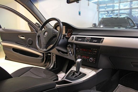 BMW 3 серии, 2.0 л, АТ, 2011 фото 7