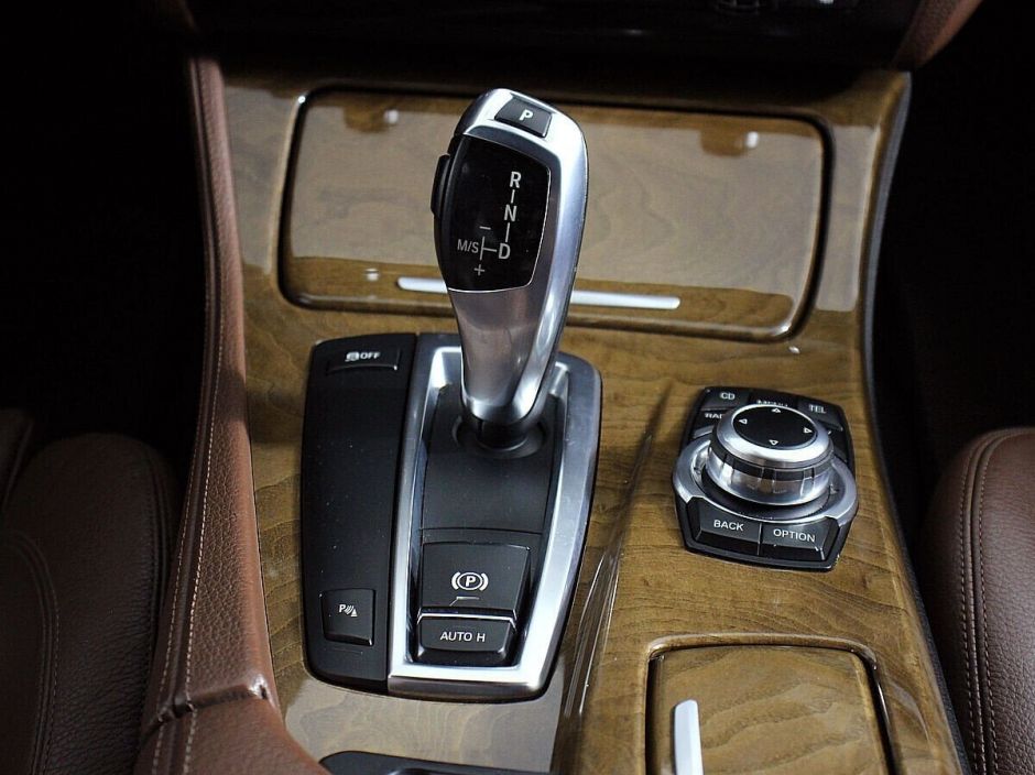 BMW 5 серии, 2.5 л, АТ, 2011 фото 2