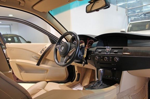 BMW 5 серии, 3.0 л, АТ, 2010 фото 7