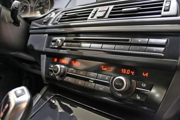 BMW 5 серии, 2.0 л, АТ, 2012 фото 9