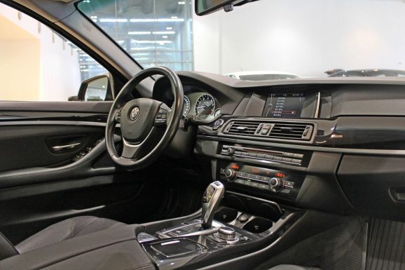 BMW 5 серии, 2.0 л, АТ, 2013 фото 7