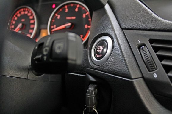 BMW X1, 2.0 л, АТ, 2011 фото 1