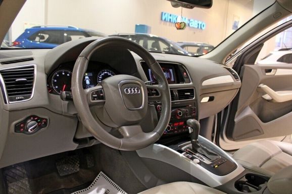 Audi Q5, 2.0 л, Робот, 2010 фото 10