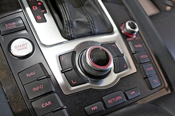 Audi Q7, 3.0 л, АТ, 2012 фото 1