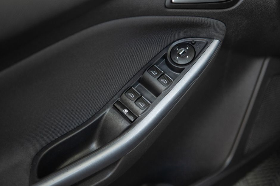 Ford Focus Titanium, 1.6 л, Робот, 2012 фото 2