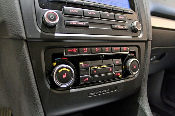 Volkswagen Golf, 1.4 л, Робот, 2012 фото 1