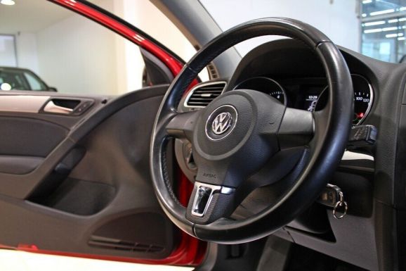 Volkswagen Golf, 1.4 л, Робот, 2011 фото 2