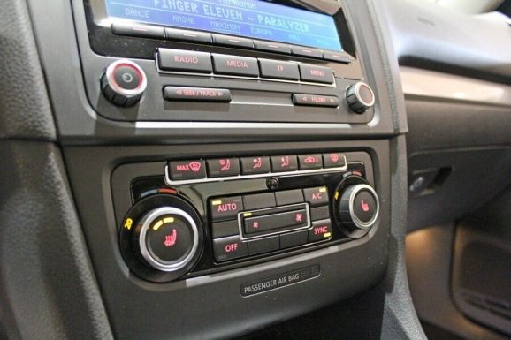 Volkswagen Golf, 1.4 л, Робот, 2011 фото 2