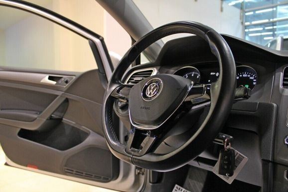 Volkswagen Golf, 1.2 л, Робот, 2014 фото 10