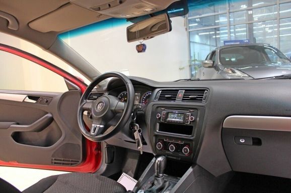 Volkswagen Jetta, 1.4 л, Робот, 2012 фото 7