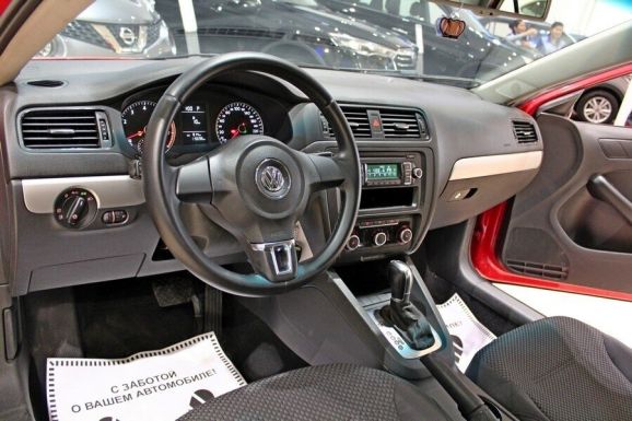 Volkswagen Jetta, 1.4 л, Робот, 2012 фото 2