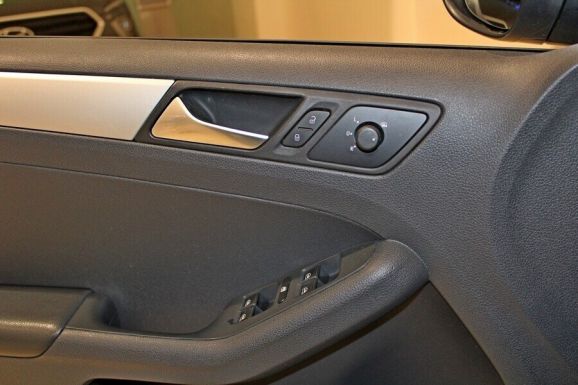 Volkswagen Jetta, 1.4 л, Робот, 2012 фото 8