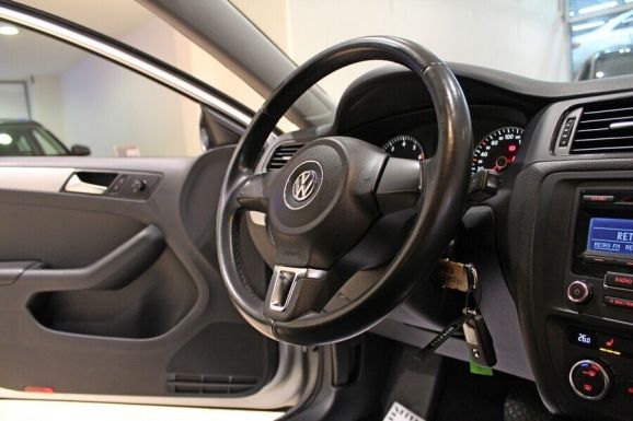 Volkswagen Jetta, 1.4 л, Робот, 2012 фото 9