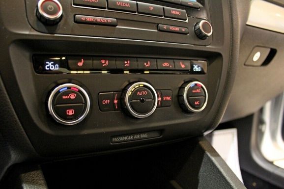 Volkswagen Jetta, 1.4 л, Робот, 2012 фото 2