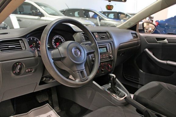 Volkswagen Jetta, 1.6 л, АТ, 2017 фото 2