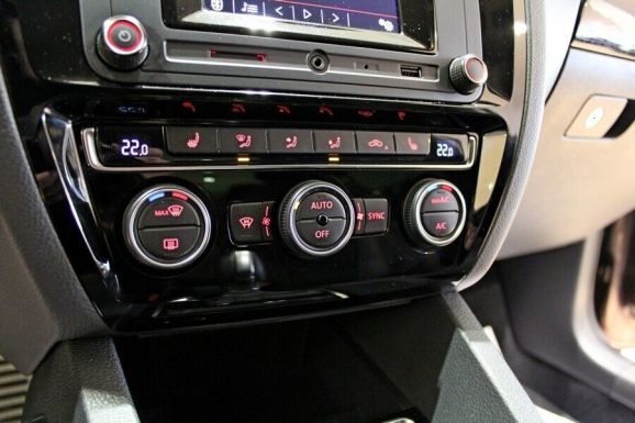 Volkswagen Jetta, 1.6 л, АТ, 2016 фото 2