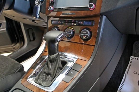 Volkswagen Passat, 2.0 л, Робот, 2007 фото 9