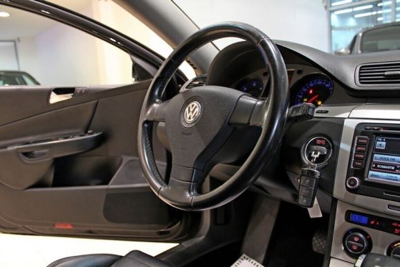 Volkswagen Passat, 2.0 л, Робот, 2008 фото 2