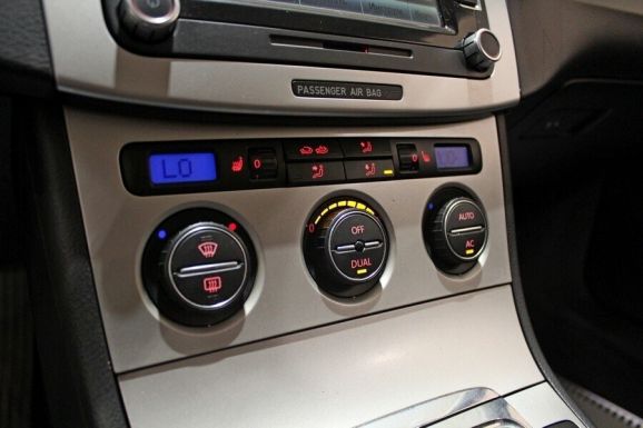 Volkswagen Passat, 2.0 л, Робот, 2008 фото 1