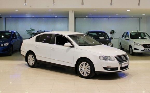 Volkswagen Passat, 1.8 л, Робот, 2010 фото 4