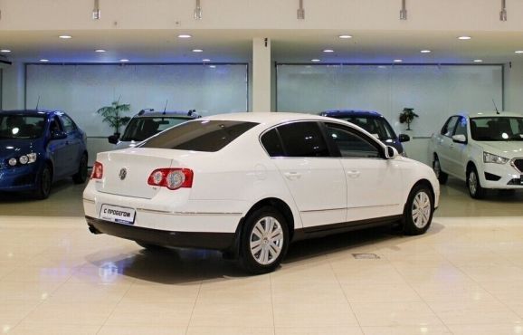 Volkswagen Passat, 1.8 л, Робот, 2010 фото 6