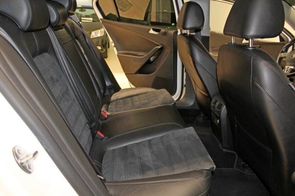 Volkswagen Passat, 1.8 л, Робот, 2010 фото 8