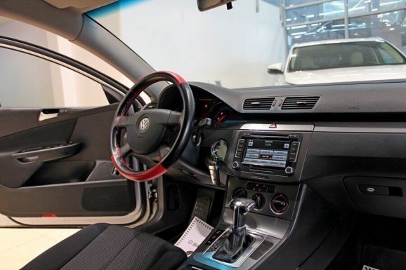 Volkswagen Passat, 2.0 л, Робот, 2008 фото 7