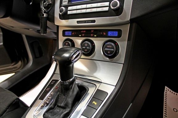 Volkswagen Passat, 1.8 л, АТ, 2010 фото 9