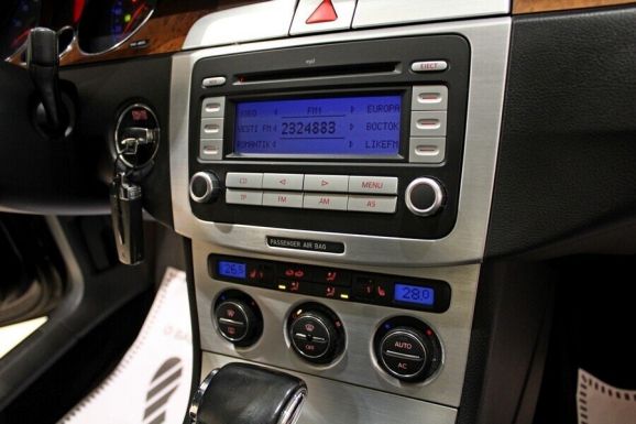 Volkswagen Passat, 1.8 л, АТ, 2010 фото 10