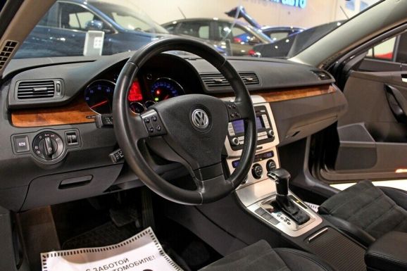 Volkswagen Passat, 1.8 л, АТ, 2010 фото 2