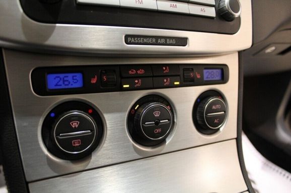 Volkswagen Passat, 1.8 л, АТ, 2010 фото 1