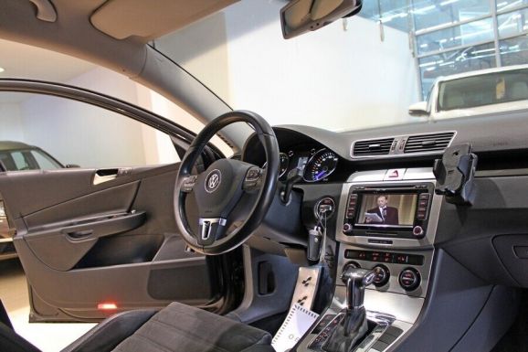 Volkswagen Passat, 2.0 л, Робот, 2008 фото 7