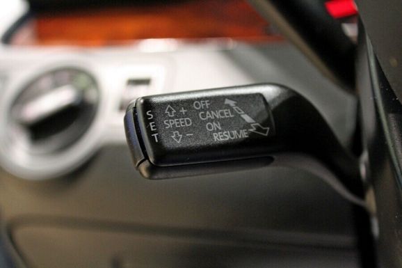 Volkswagen Passat, 1.8 л, Робот, 2010 фото 13