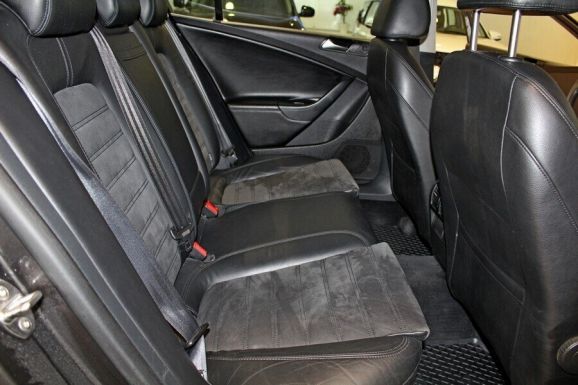 Volkswagen Passat, 1.8 л, Робот, 2010 фото 1