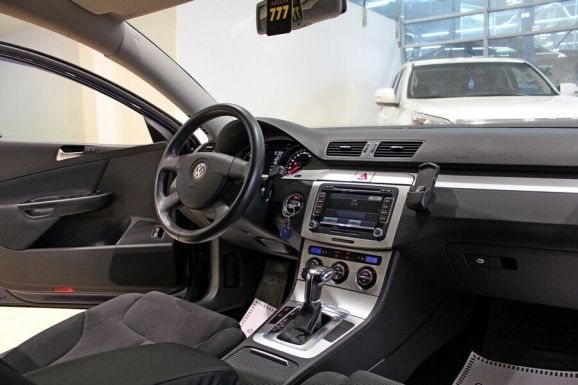 Volkswagen Passat, 2.0 л, Робот, 2009 фото 7
