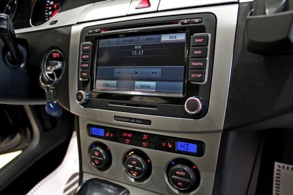 Volkswagen Passat, 2.0 л, Робот, 2009 фото 10