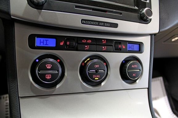 Volkswagen Passat, 2.0 л, Робот, 2009 фото 2